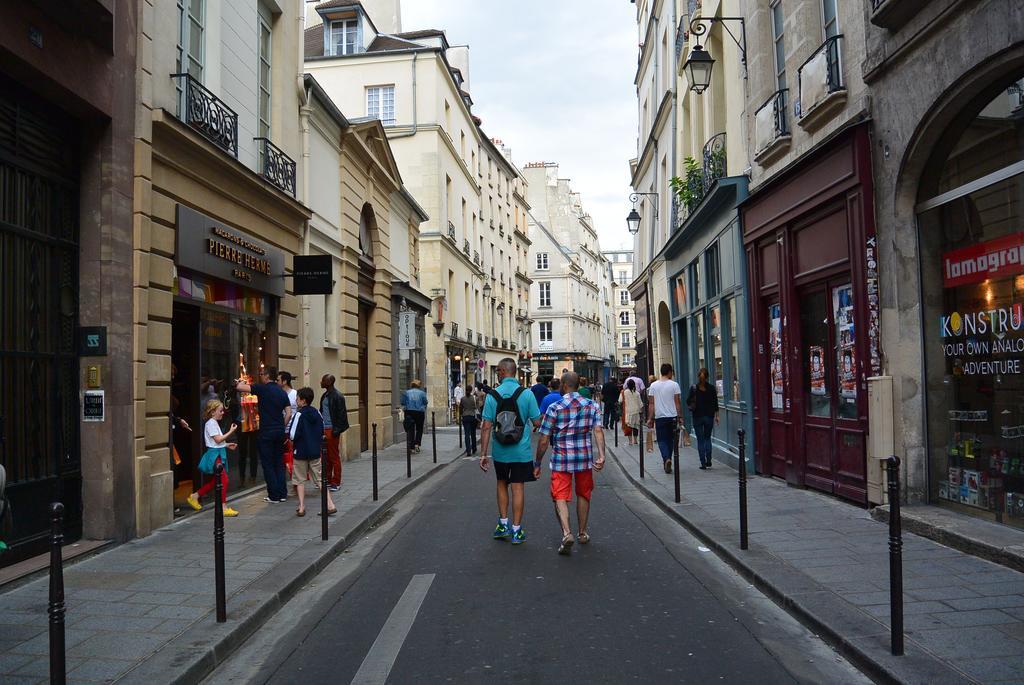 Pick A Flat'S Apartment In Le Marais - Rue Sainte Croix De La Bretonnerie Paris Room photo